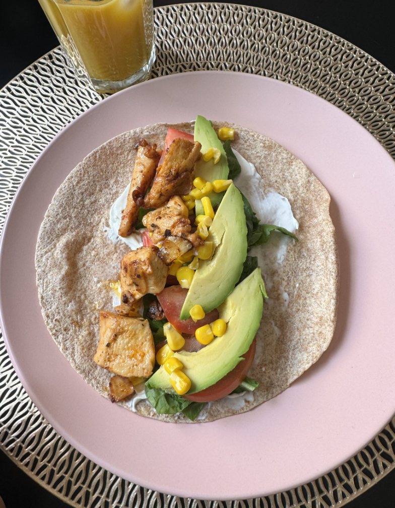 Tacos de aguacate y pollo