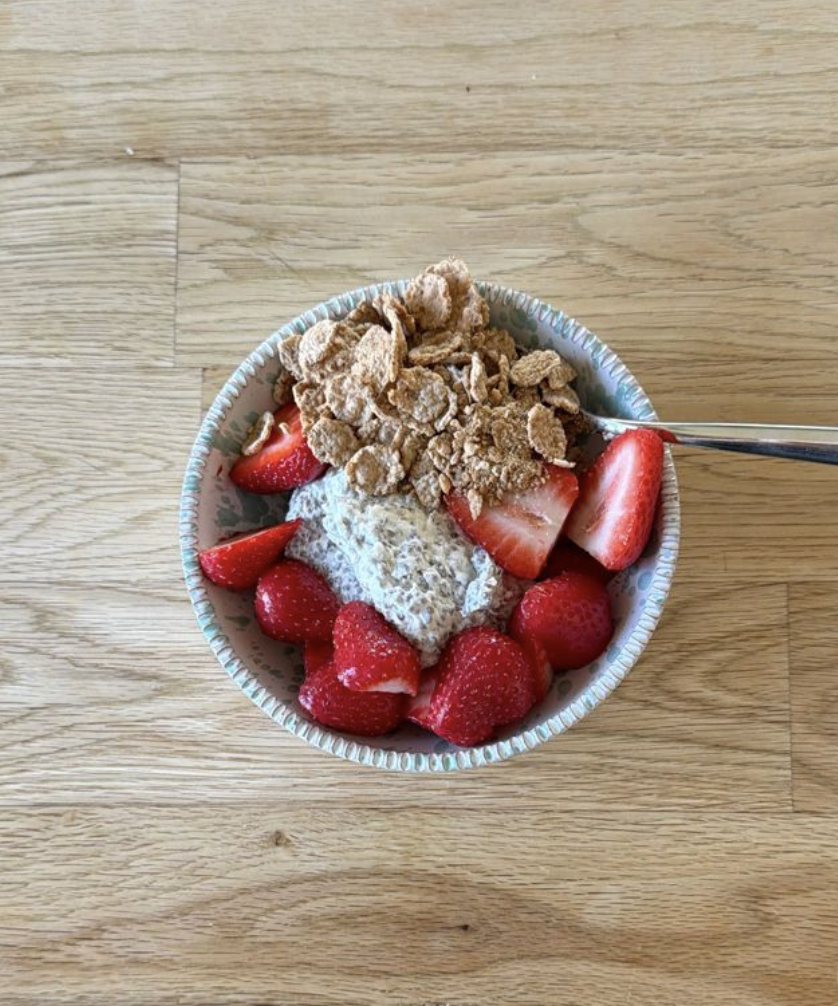 Bowl proteico con yogurt y chía